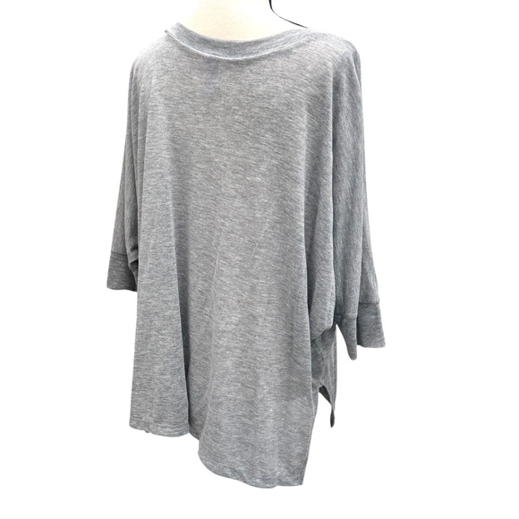 EMMA & SAM GRAY V NECK SHORT SLEEVE LOOSE FIT BOXY TOP - Picture 3 of 11